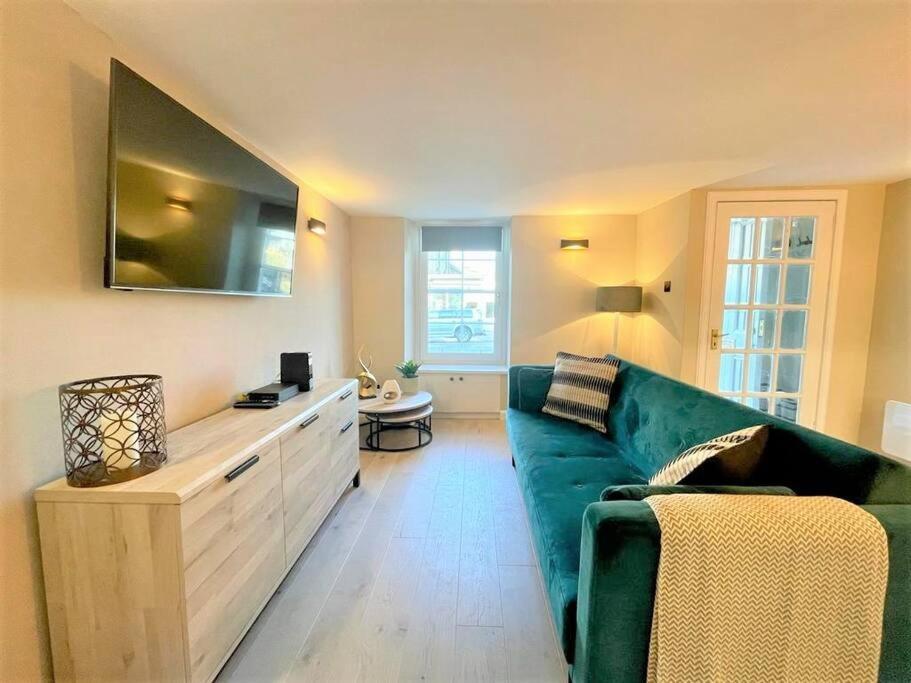Stylish, Central And Cosy 1Bd Nr Canongate エディンバラ エクステリア 写真