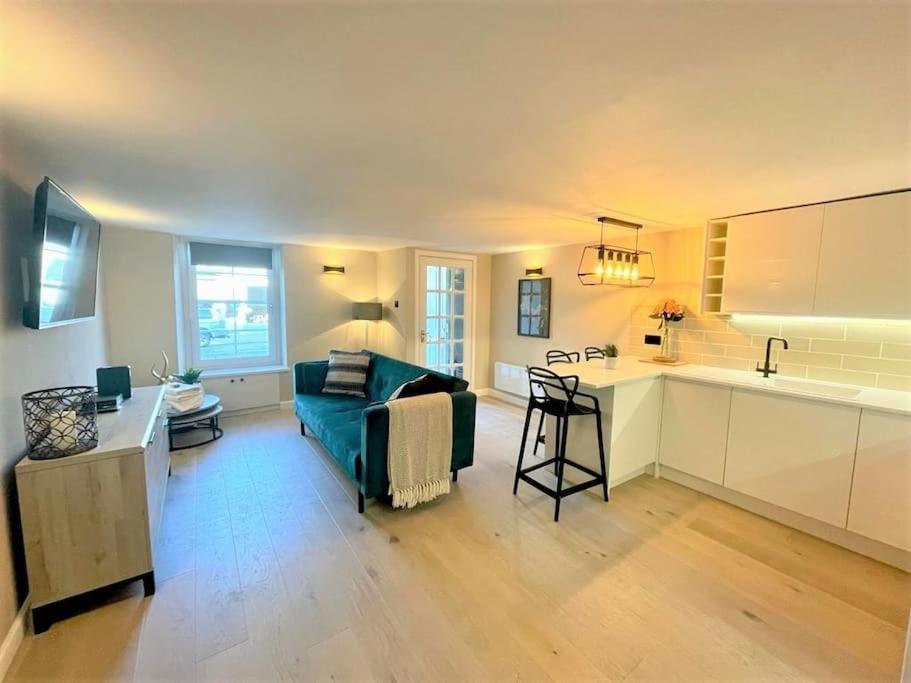 Stylish, Central And Cosy 1Bd Nr Canongate エディンバラ エクステリア 写真